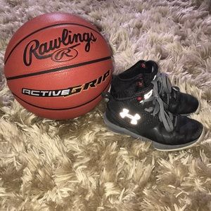 Under armor boys basketball shoes.